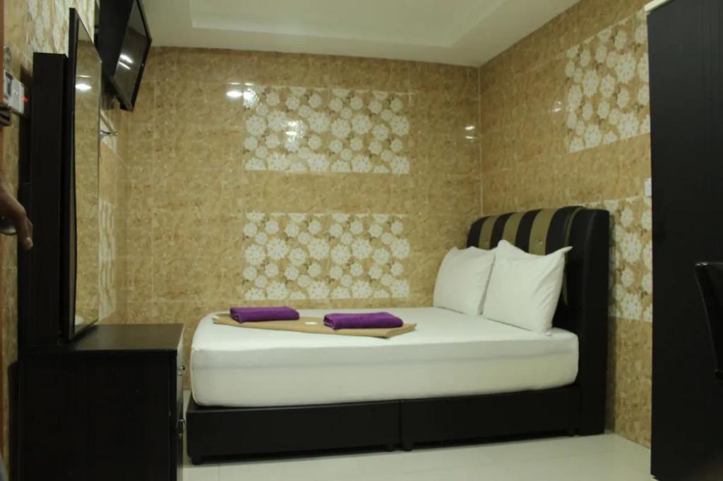 Ark Hotel Batu-grotten Buitenkant foto